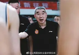 包含山东高速CBA击败山西汾酒高诗岩关键抢断的词条